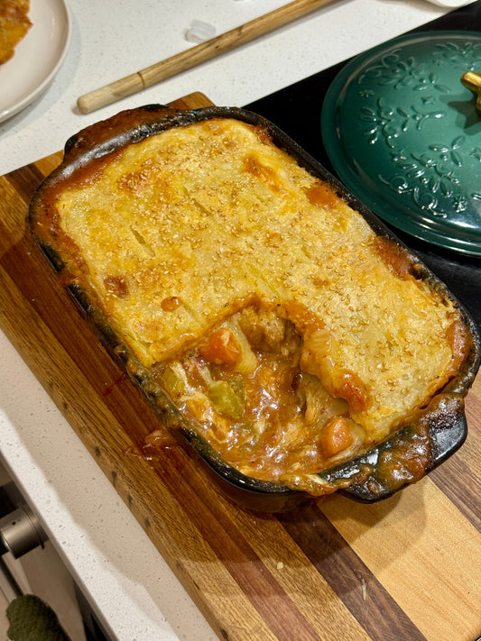 Beef, mushroom & cheese pie