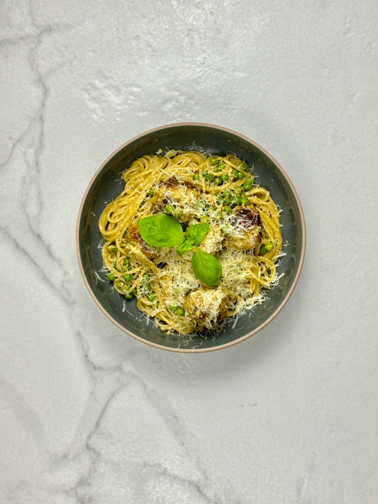 Pesto pasta & meatballs