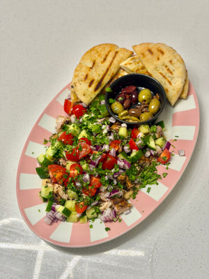 Mediterranean chicken & hummus