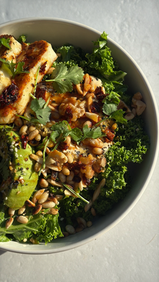 Crispy halloumi power bowl