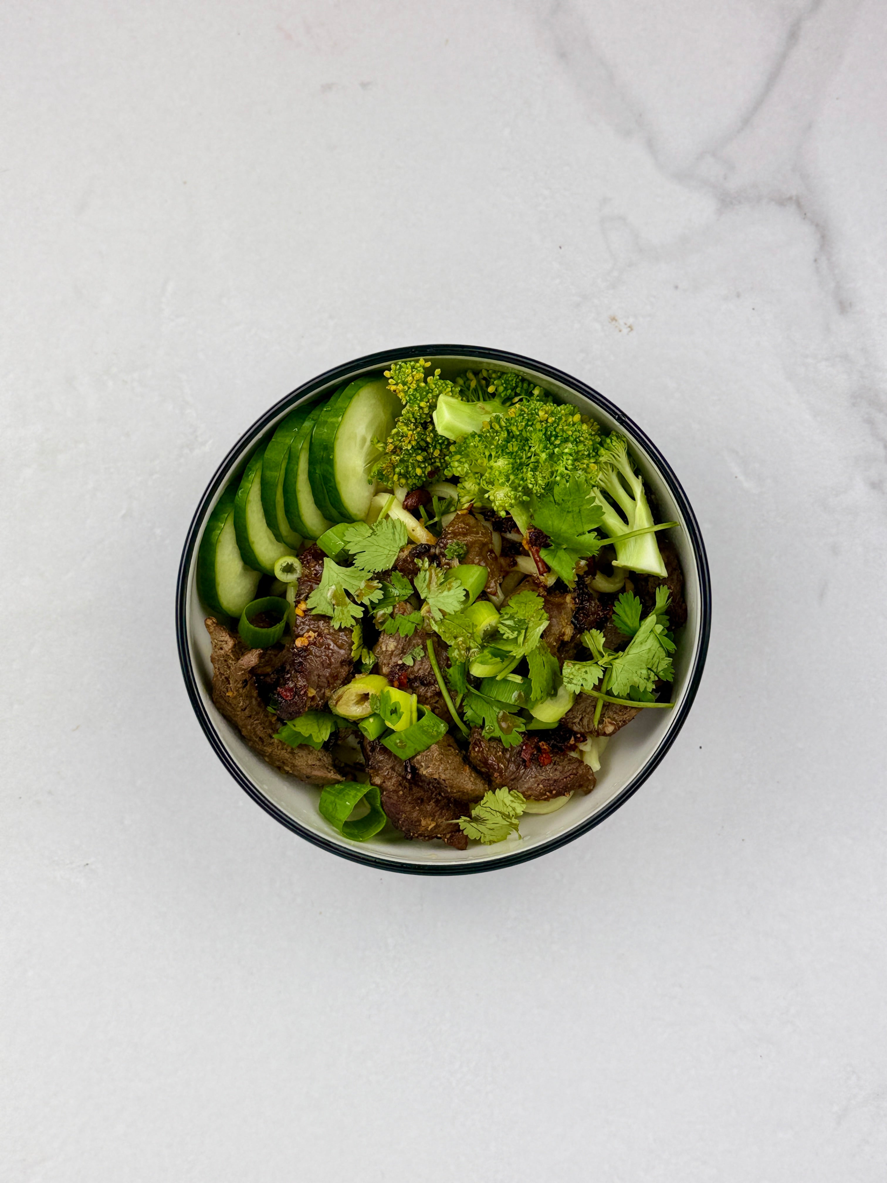 Garlic & pepper beef noodles